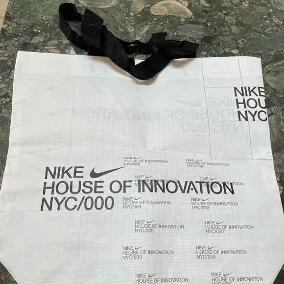 COPY - Nike Store paper tote bag - paris - Picture 4 of 4